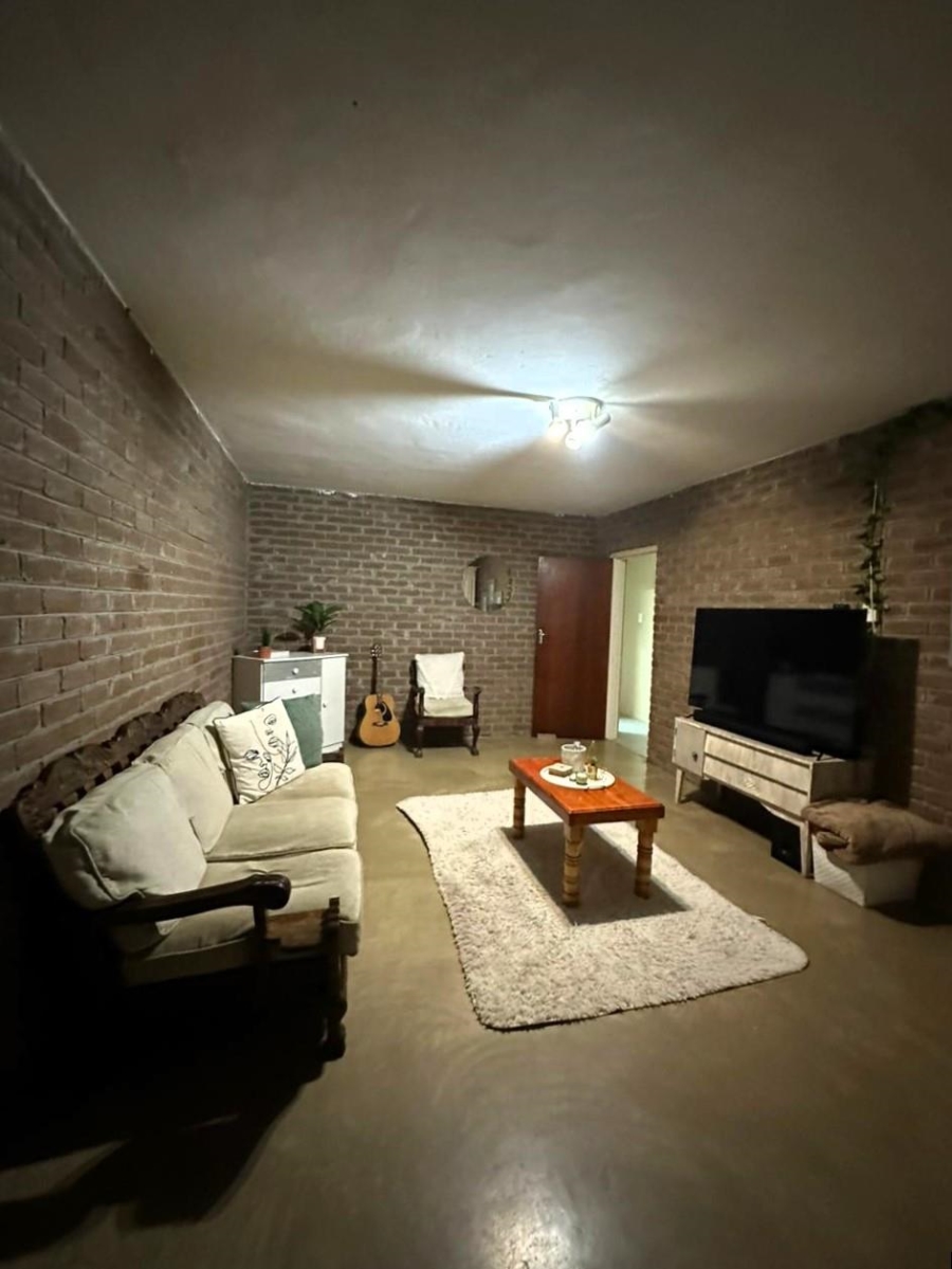 5 Bedroom Property for Sale in Wavecrest Eastern Cape